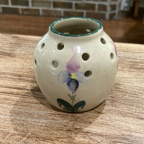 Little Vase - Picture 1 of 8
